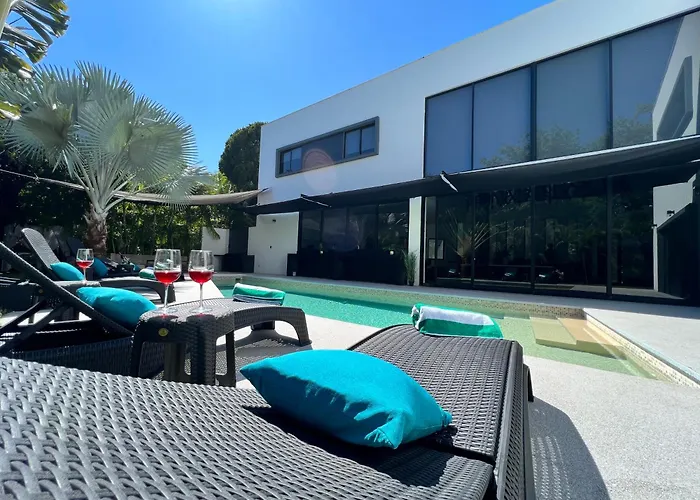 Villa Célèbre Venus Playacar - 24 Pax *